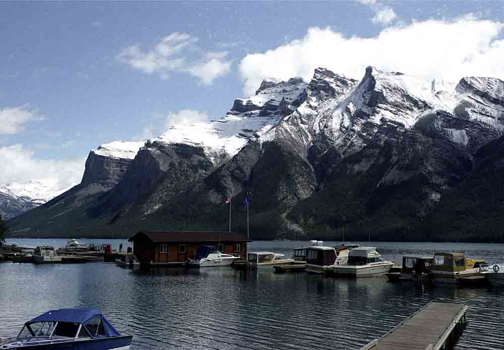 Canada - Las Rocosas - parque nacional de Banff - lago Minennwanka.jpg